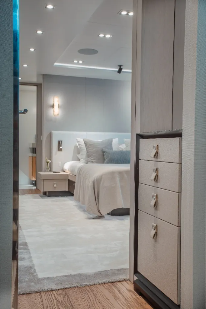 120 feet yacht View 4