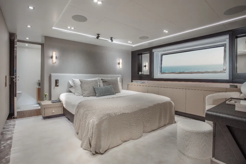 120 feet yacht View 5