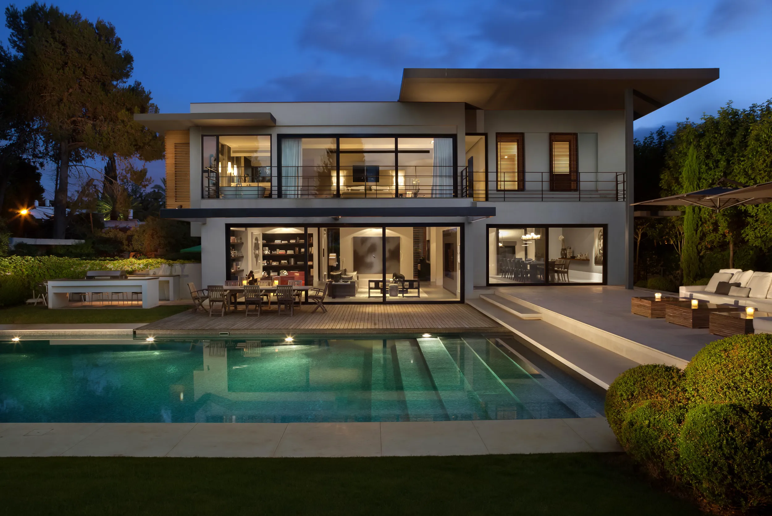 A Villa in Kfar-Shmaryhu